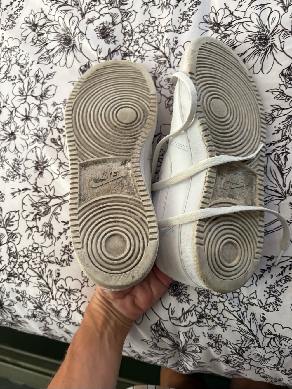 Nike White Low-Top Women's Sneakers with White Soles